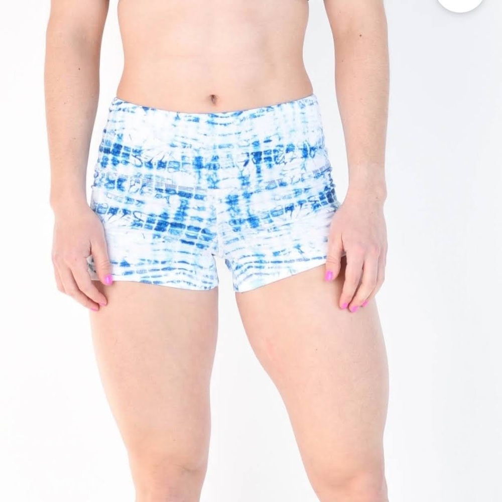FLEO • 3.25” inseam •  Blue Love High Rise